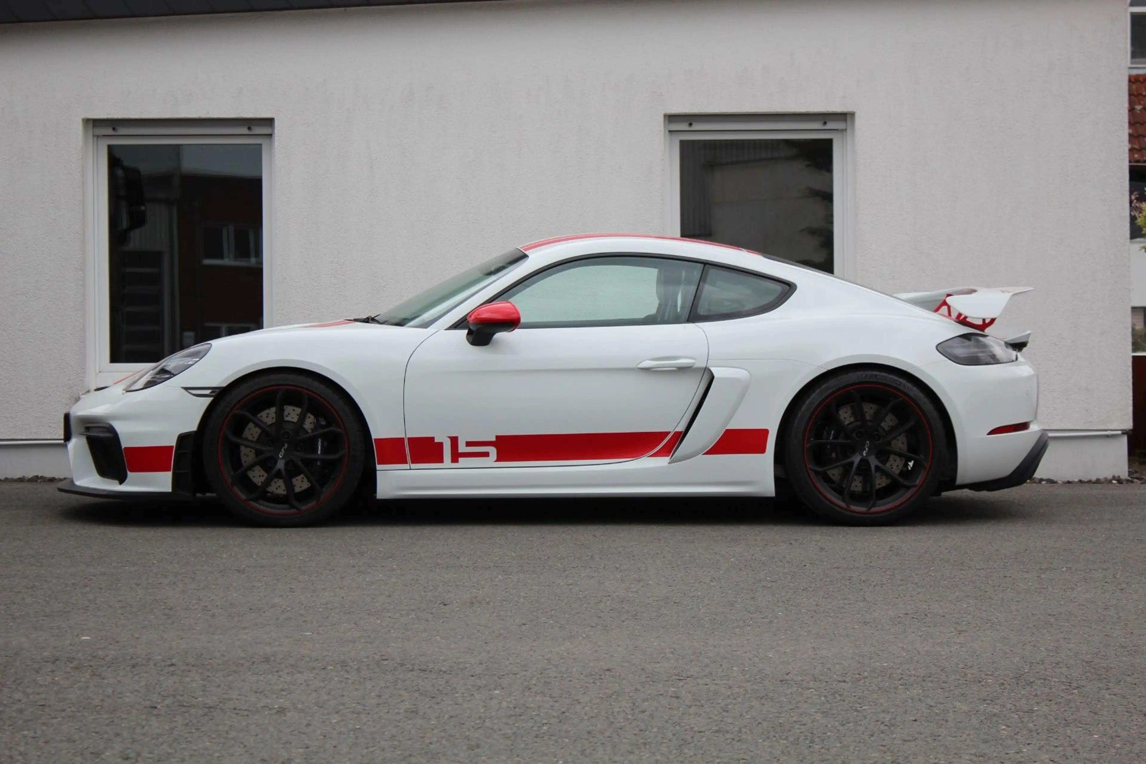 Porsche Cayman 718 982 GT4 Sports Cup Edition 1 of 100 — photo 2