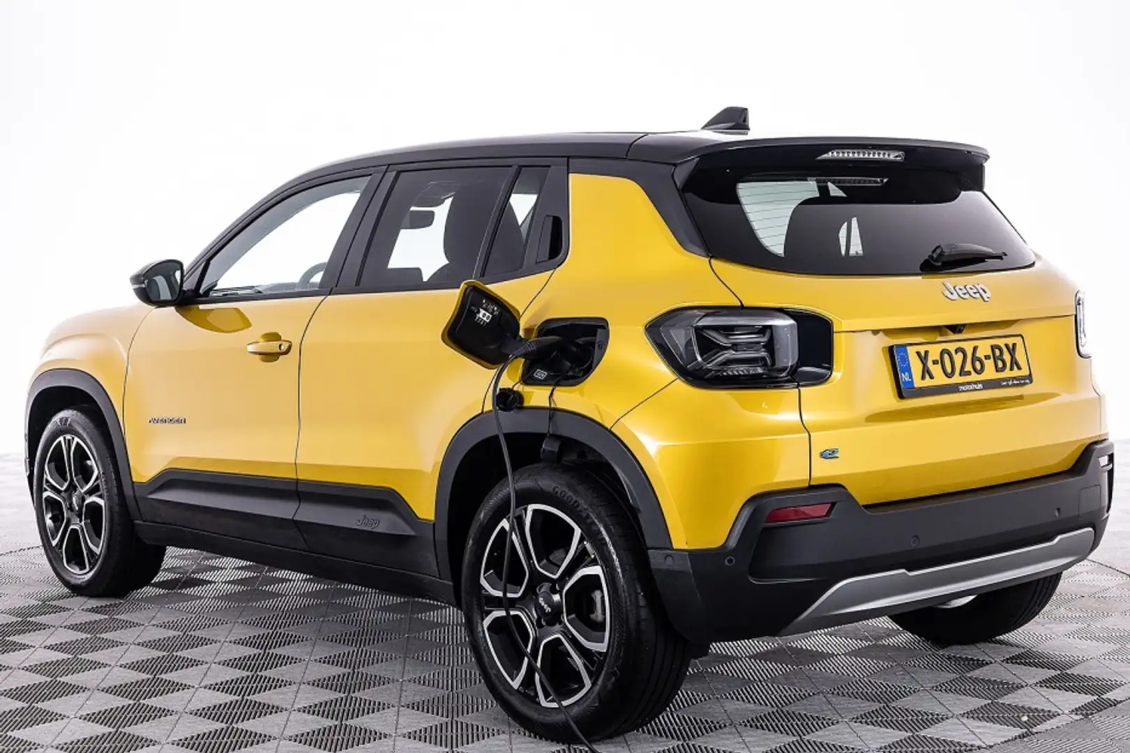 Jeep Avenger 1st Edition 54 kWh ✅ 1e Eigenaar Geel - 2