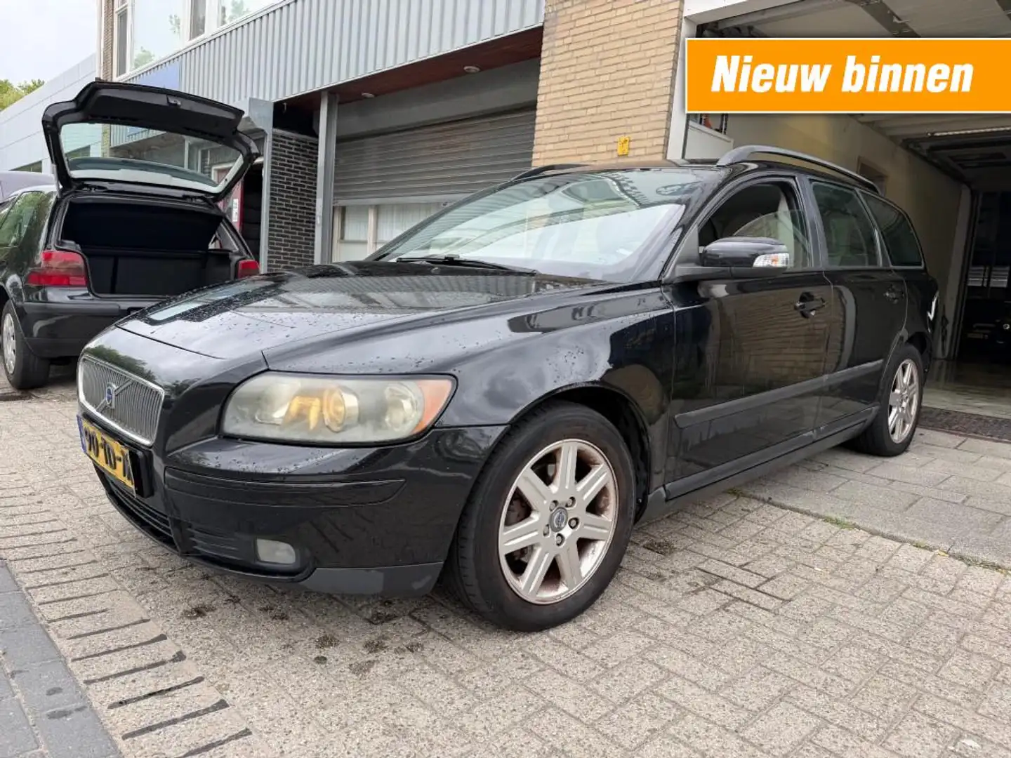 Volvo V50 1.8 Edition I KOUDE AIRCO INRUIL KOOPJE MEENEEM PR Schwarz - 1
