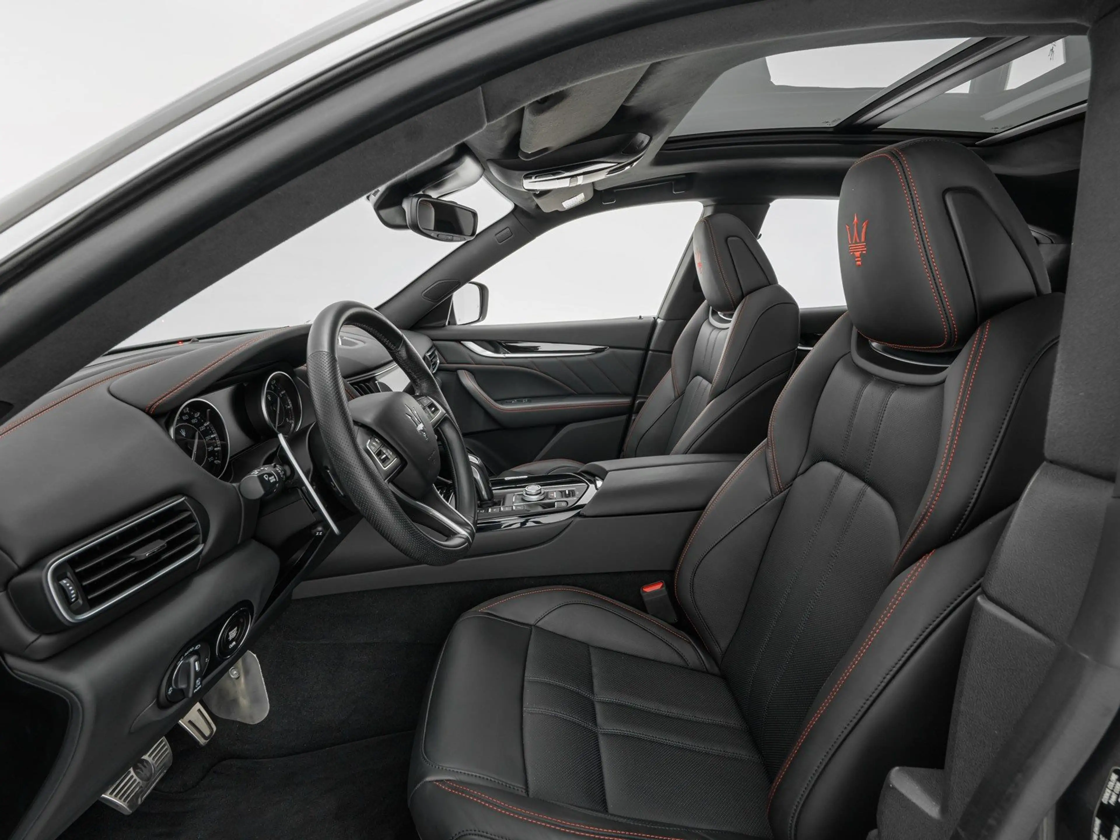 Maserati Levante Modena S 1.HAND + PANO + MY23 — photo 9