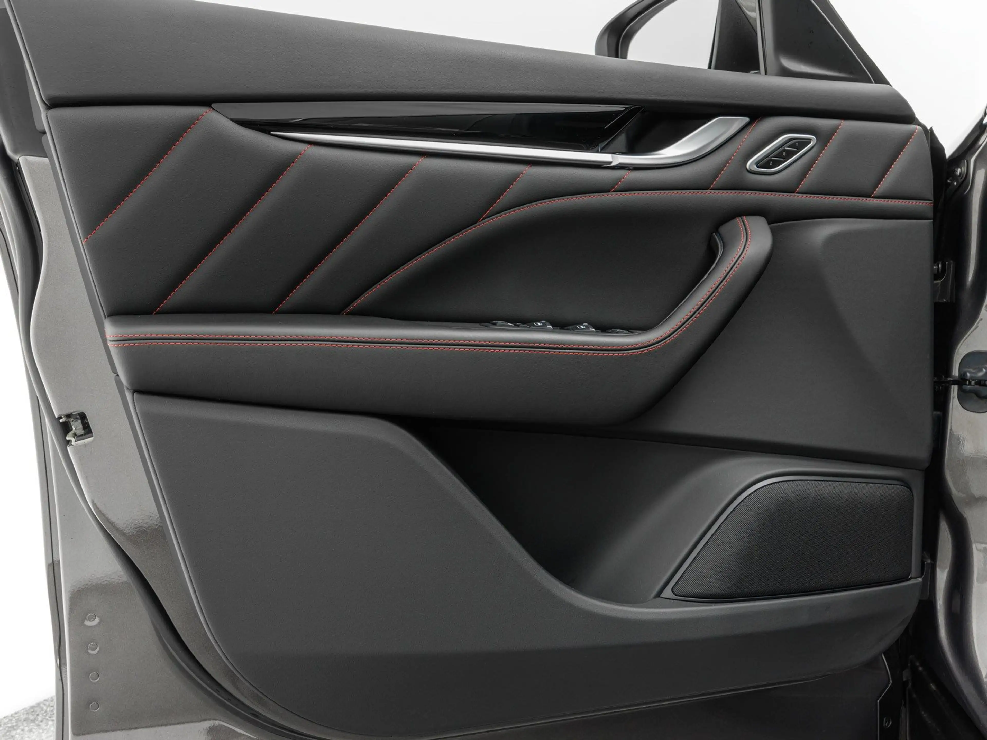 Maserati Levante Modena S 1.HAND + PANO + MY23 — photo 8