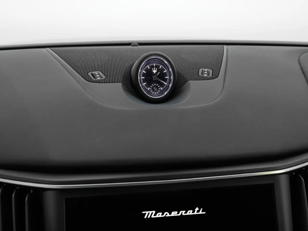 Maserati Levante 2023 — фото 14