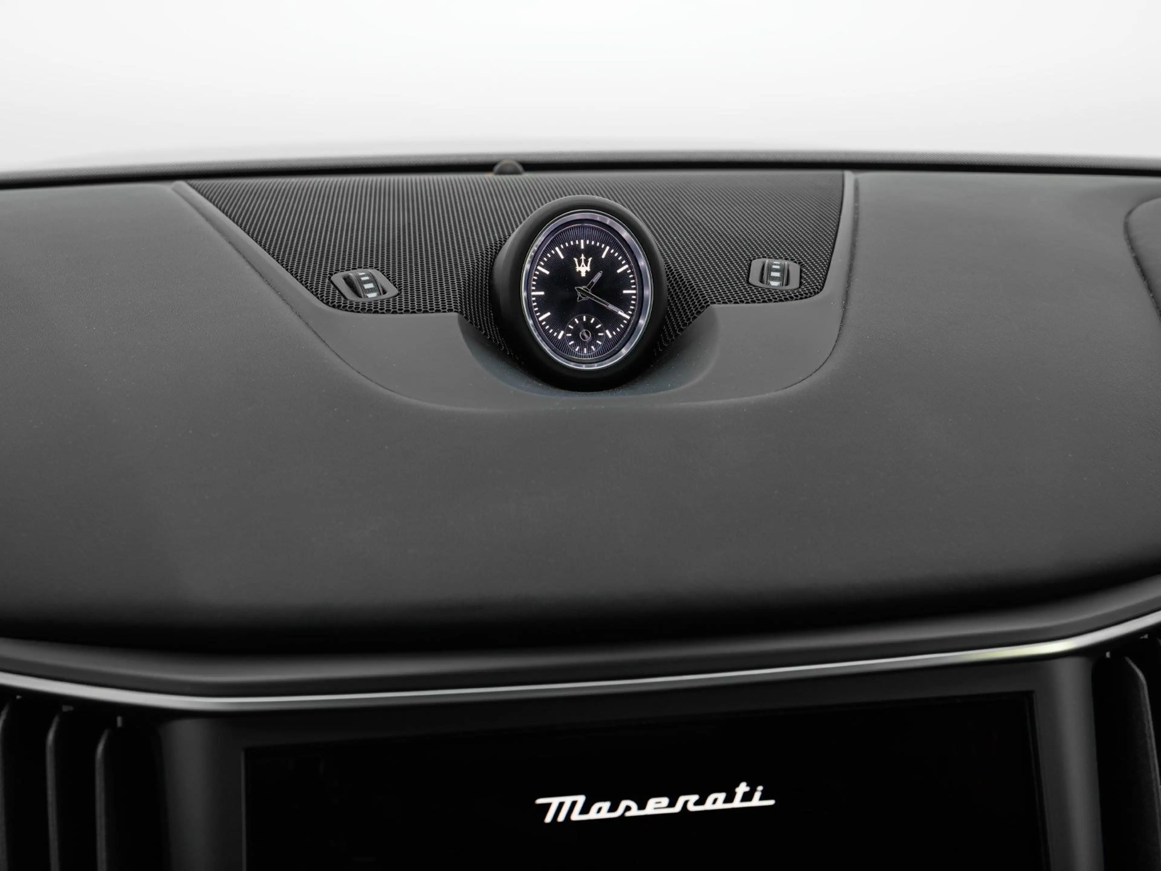 Maserati Levante Modena S 1.HAND + PANO + MY23 — photo 14