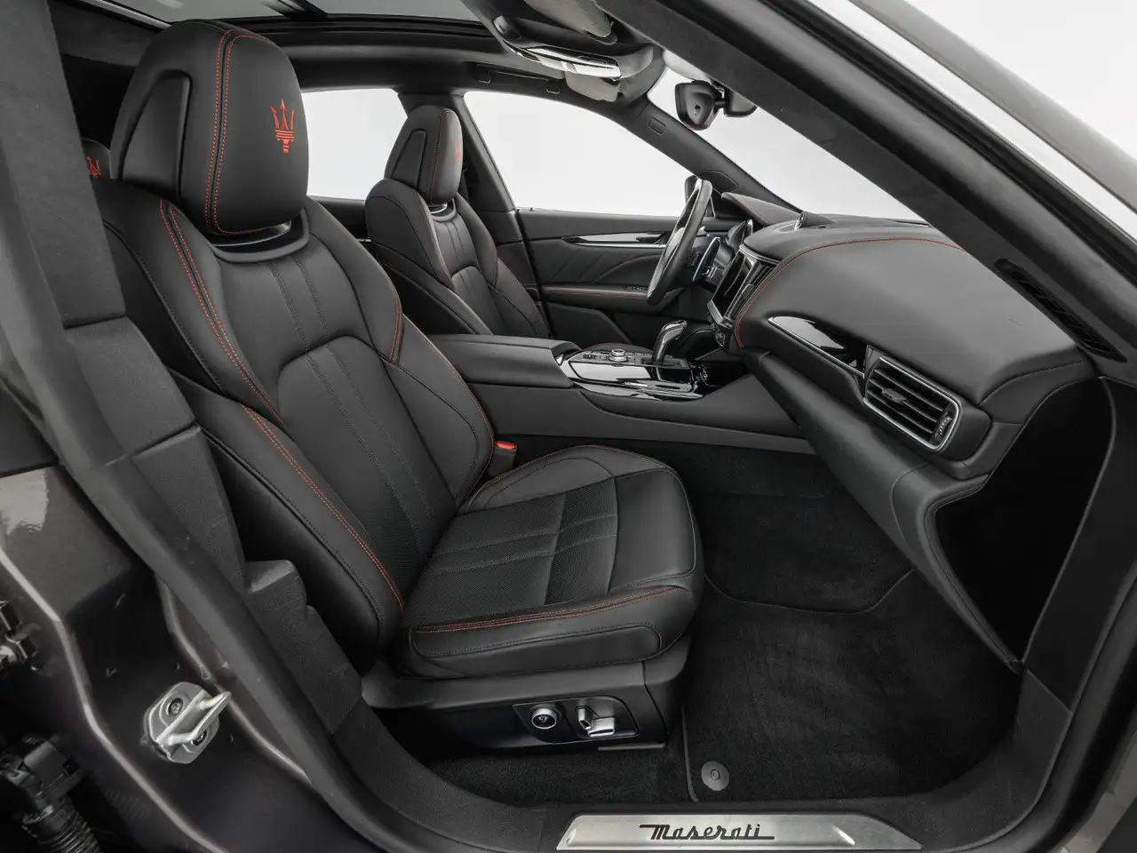 Maserati Levante 2023 — фото 15