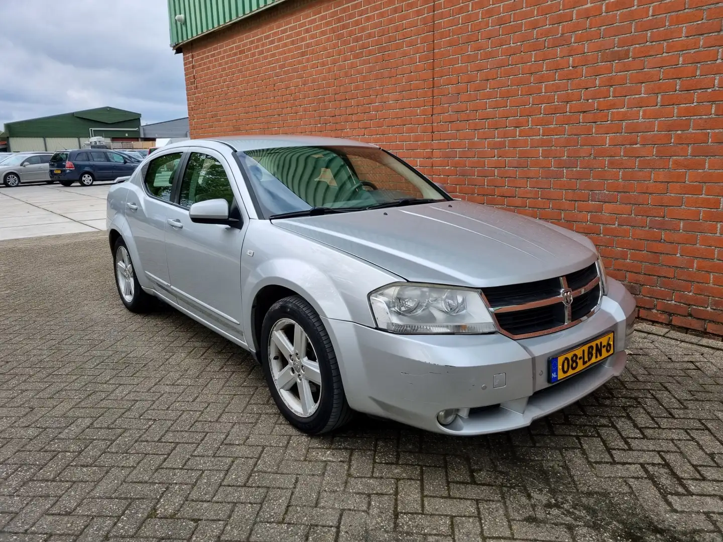 Dodge Avenger 2.0 SE NAV.+ Airco Bj:2010 NAP! Grau - 2