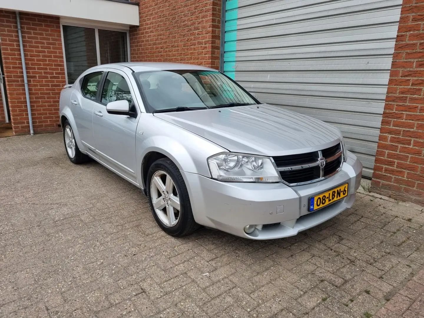 Dodge Avenger 2.0 SE NAV.+ Airco Bj:2010 NAP! Grau - 2