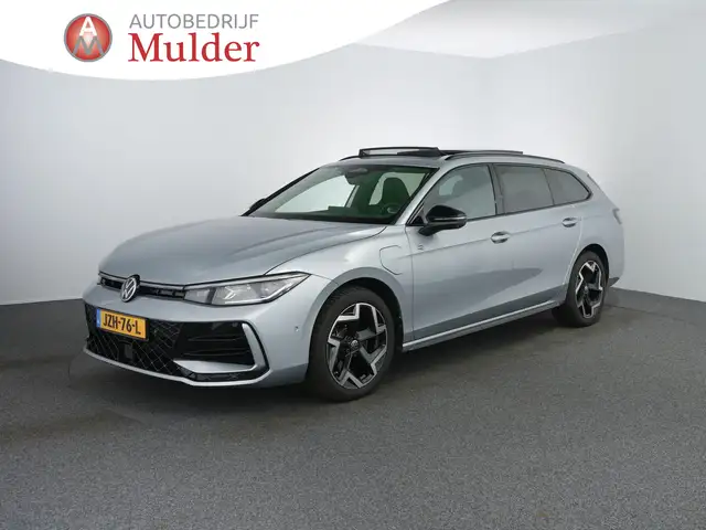 Volkswagen Passat Variant 1.5 eHybrid R-Line Edition | 272 pk | Leer | Harma