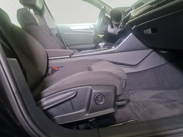 Audi A6 view 12