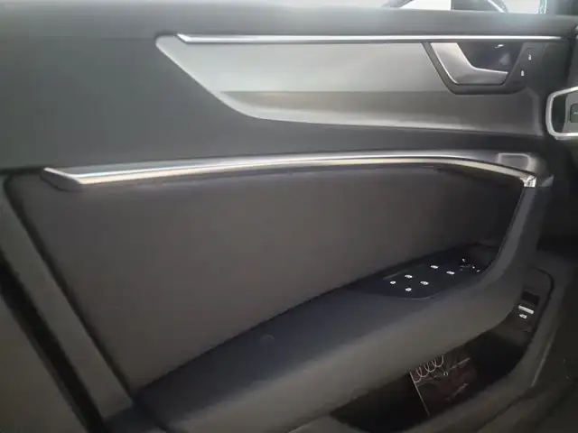 Audi A6 view 13