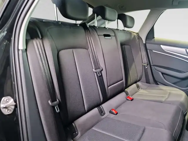 Audi A6 view 11