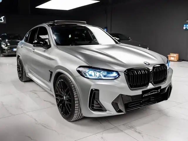 BMW X4 view 3