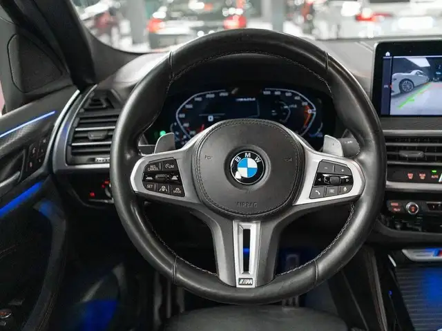 BMW X4 view 10