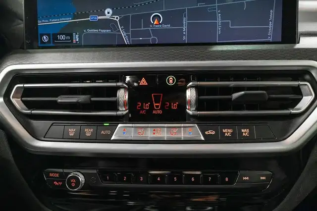 BMW X4 view 13
