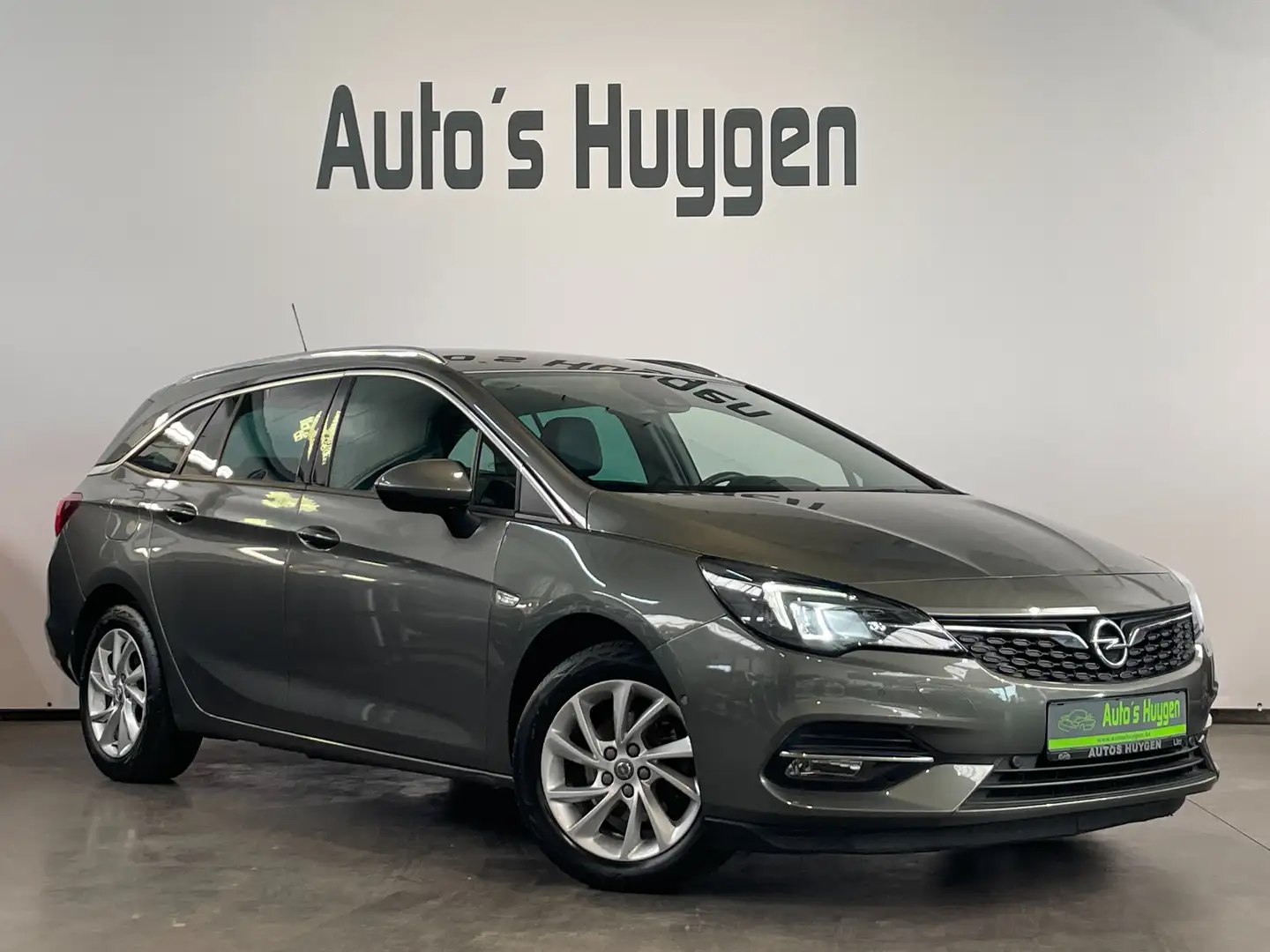 Opel Astra 1.2 Sports Tourer Edition Apple Carplay / DAB Grijs - 1