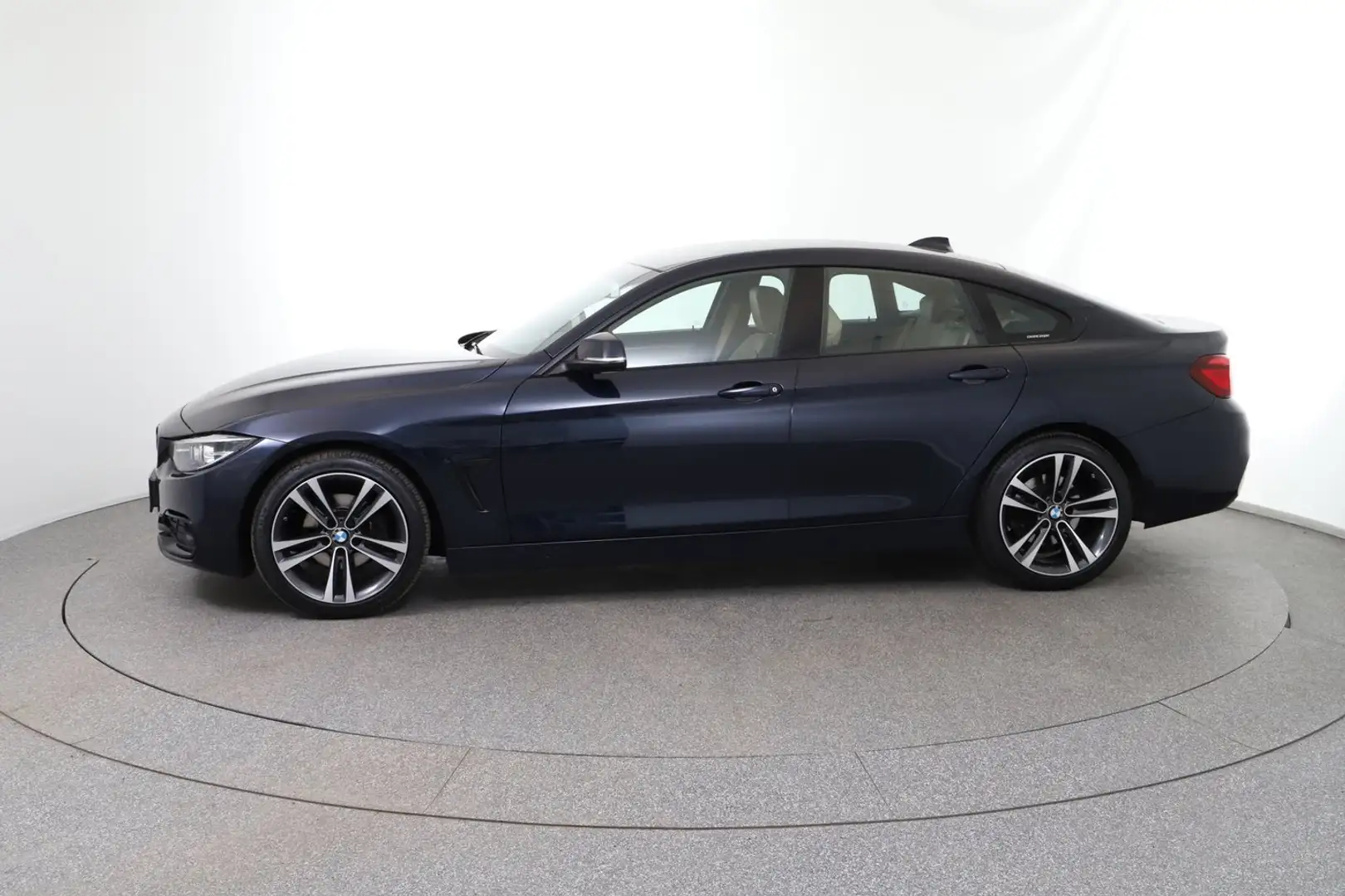 BMW 418 BMW 418d Gran Coupe Aut. Šedá - 2
