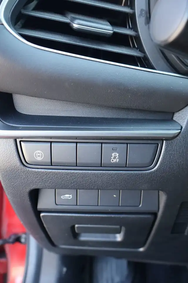 Mazda 3 снимка Mazda 3