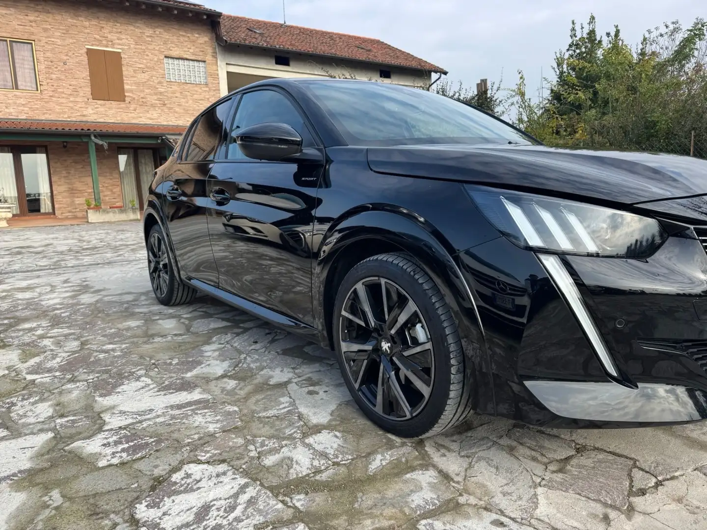 Peugeot 208 208 PureTech 100 Stop&Start EAT8 5 porte GT Noir - 2