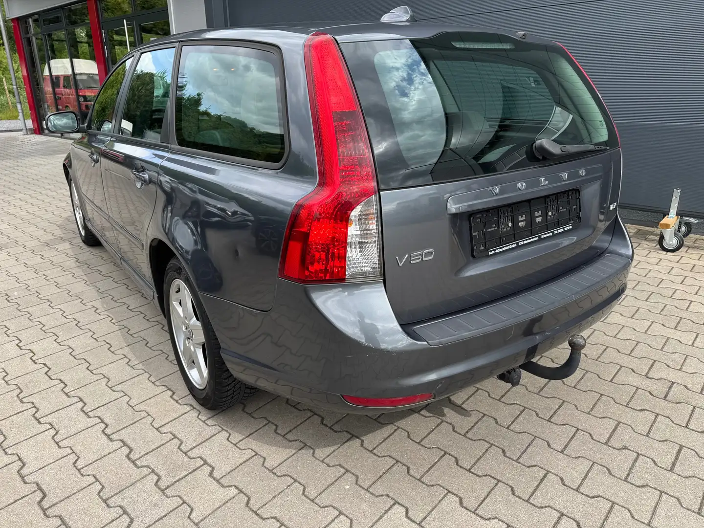 Volvo V50 1.8 F Momentum*AHK*Alu*ZV*Teilleder Gris - 2