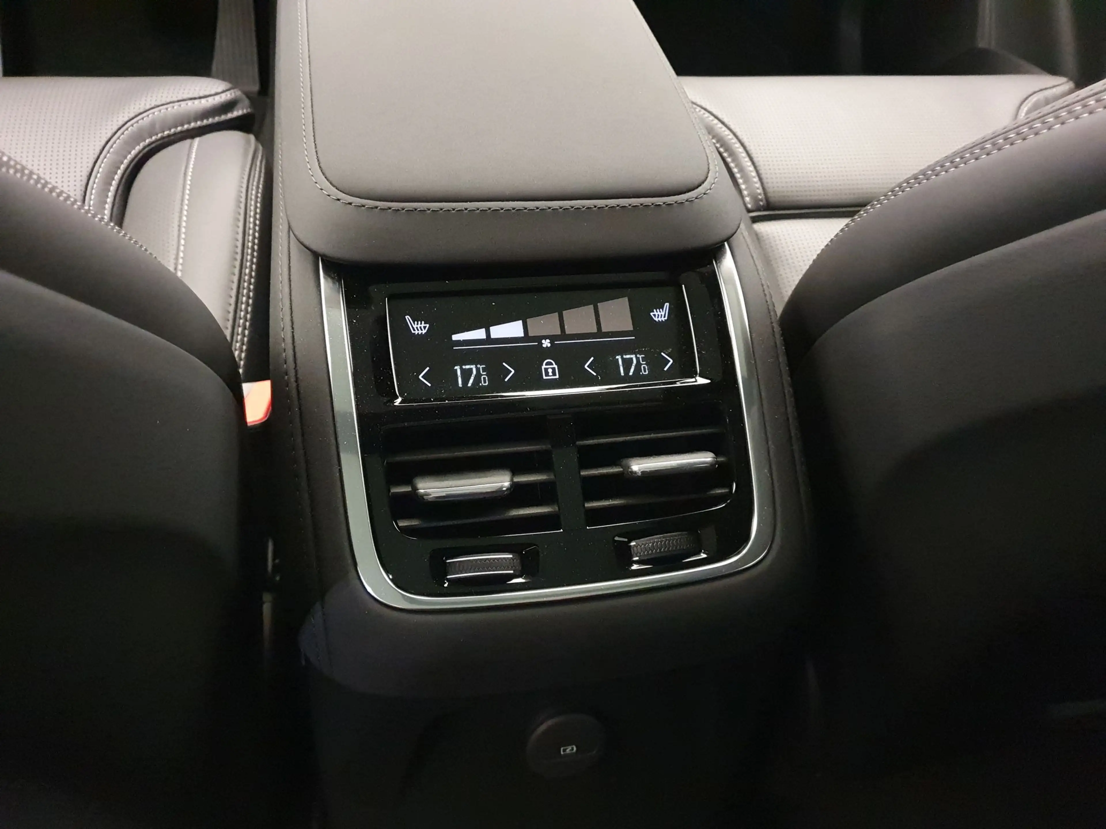 Volvo XC90 2.0 T8 455pk Plug-in hybrid AWD Ultra Black Ed. Ex — photo 26