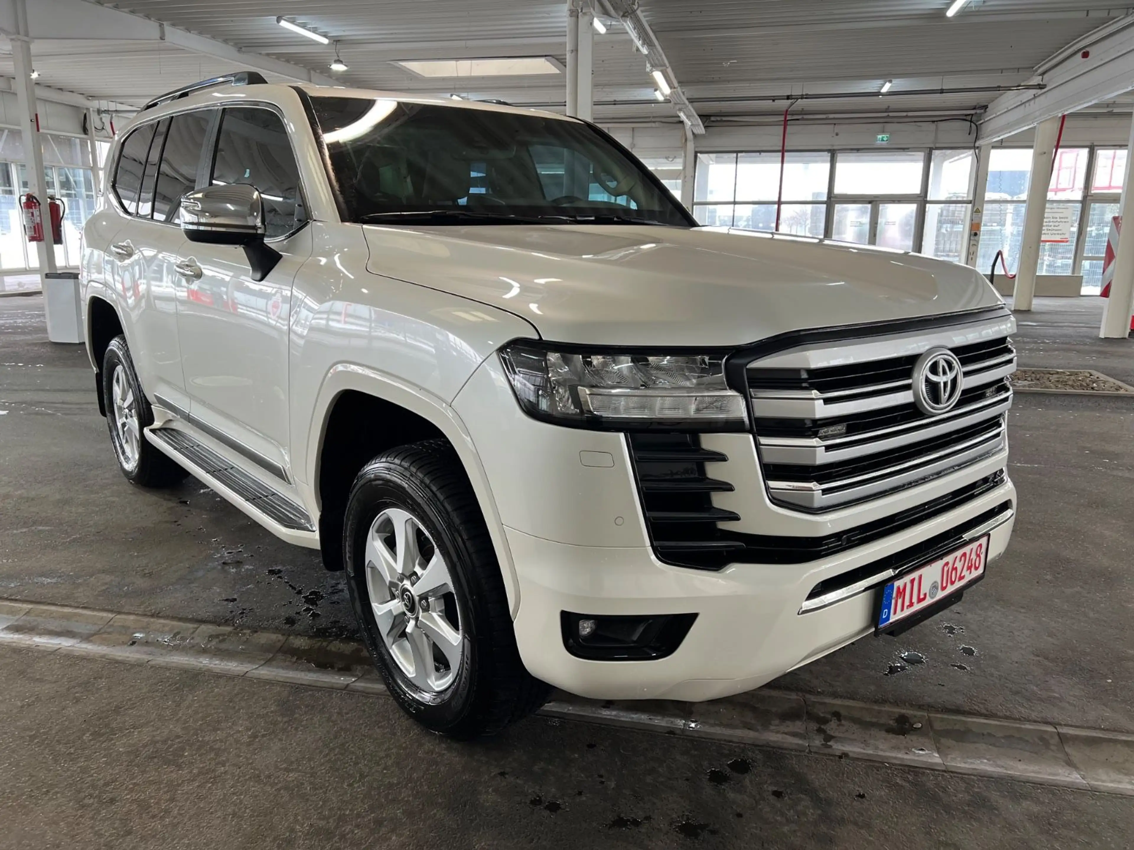 Toyota Land Cruiser 300*3.5 V6*ARMORED*GEPANZERT*B6/VR7 — photo 3