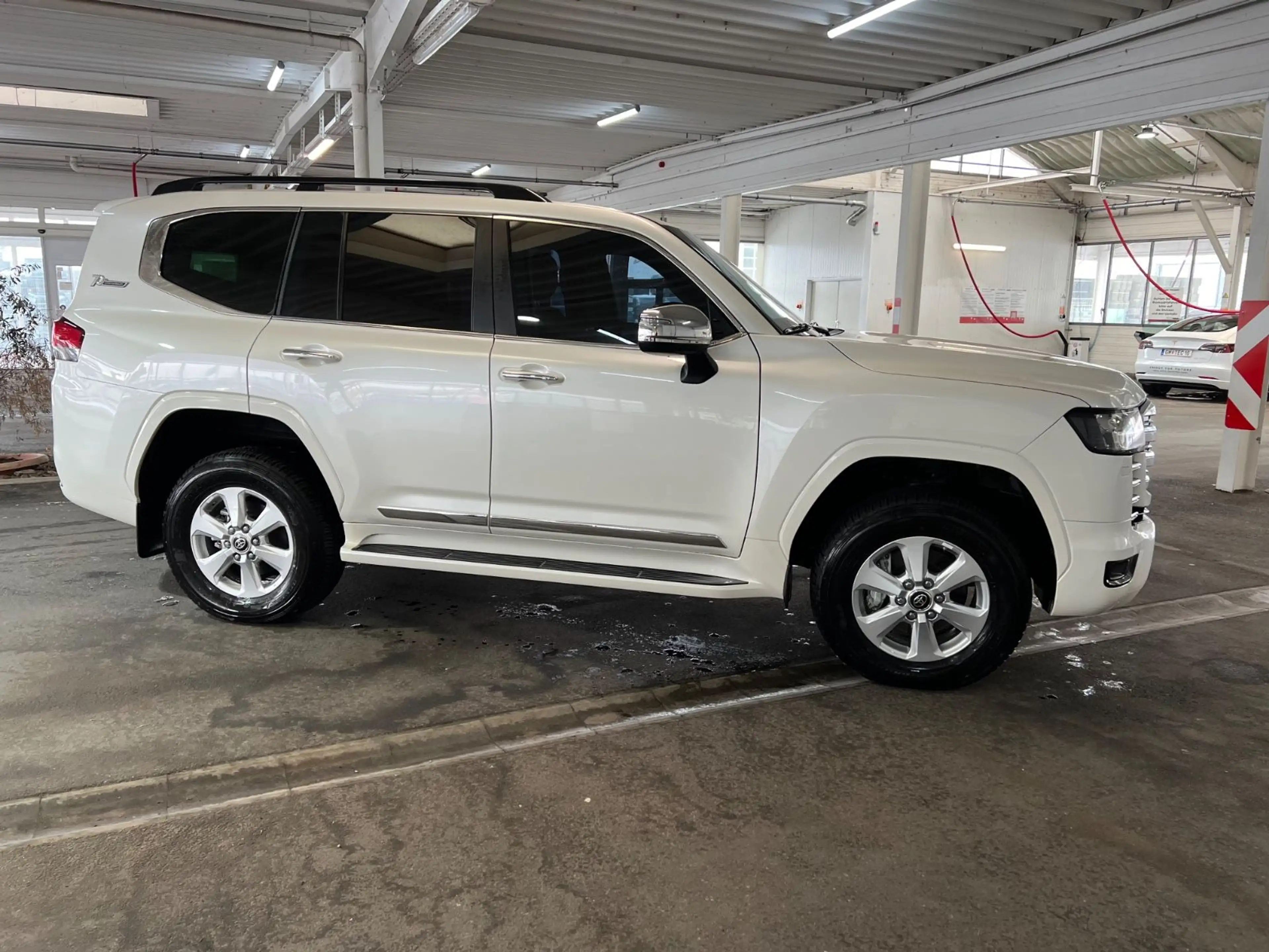 Toyota Land Cruiser 300*3.5 V6*ARMORED*GEPANZERT*B6/VR7 — photo 4