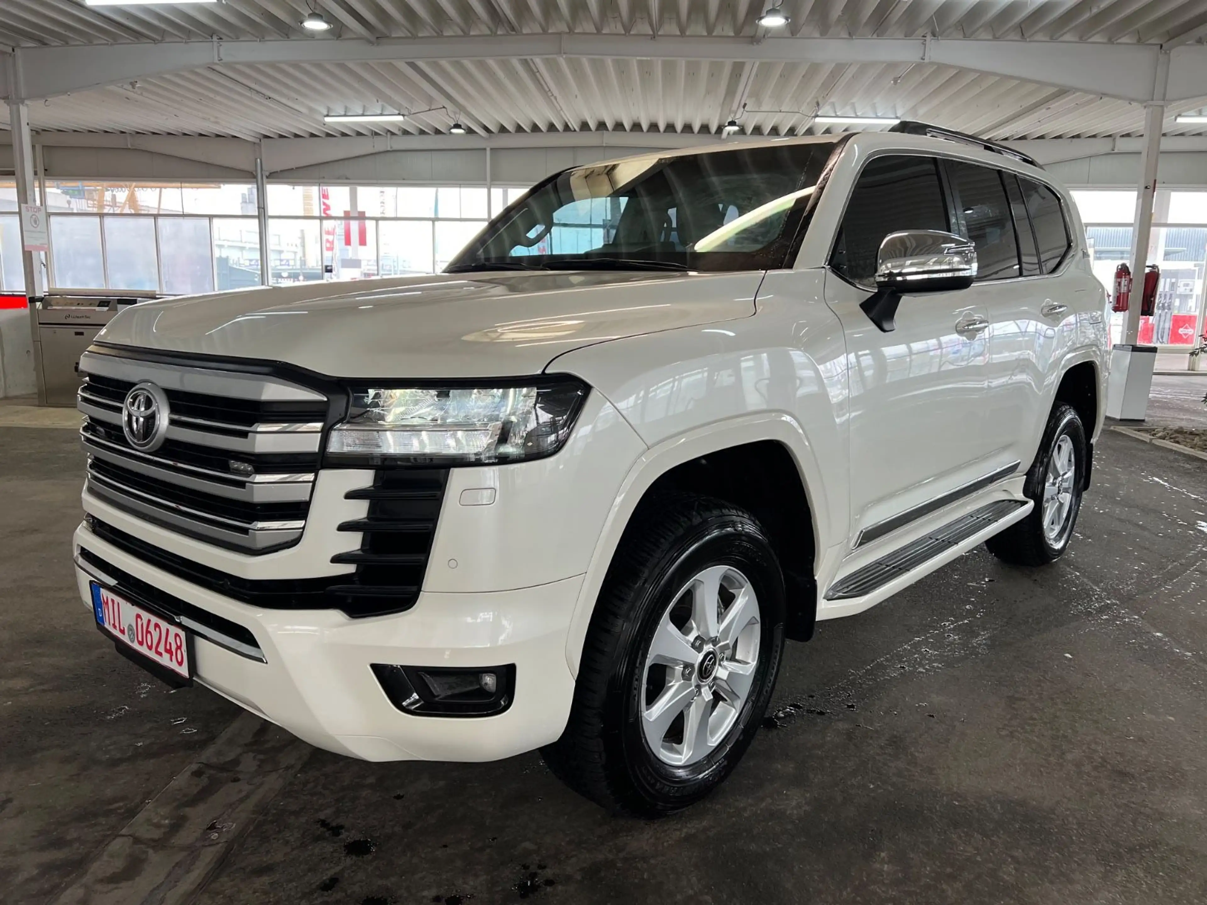 Toyota Land Cruiser 300*3.5 V6*ARMORED*GEPANZERT*B6/VR7