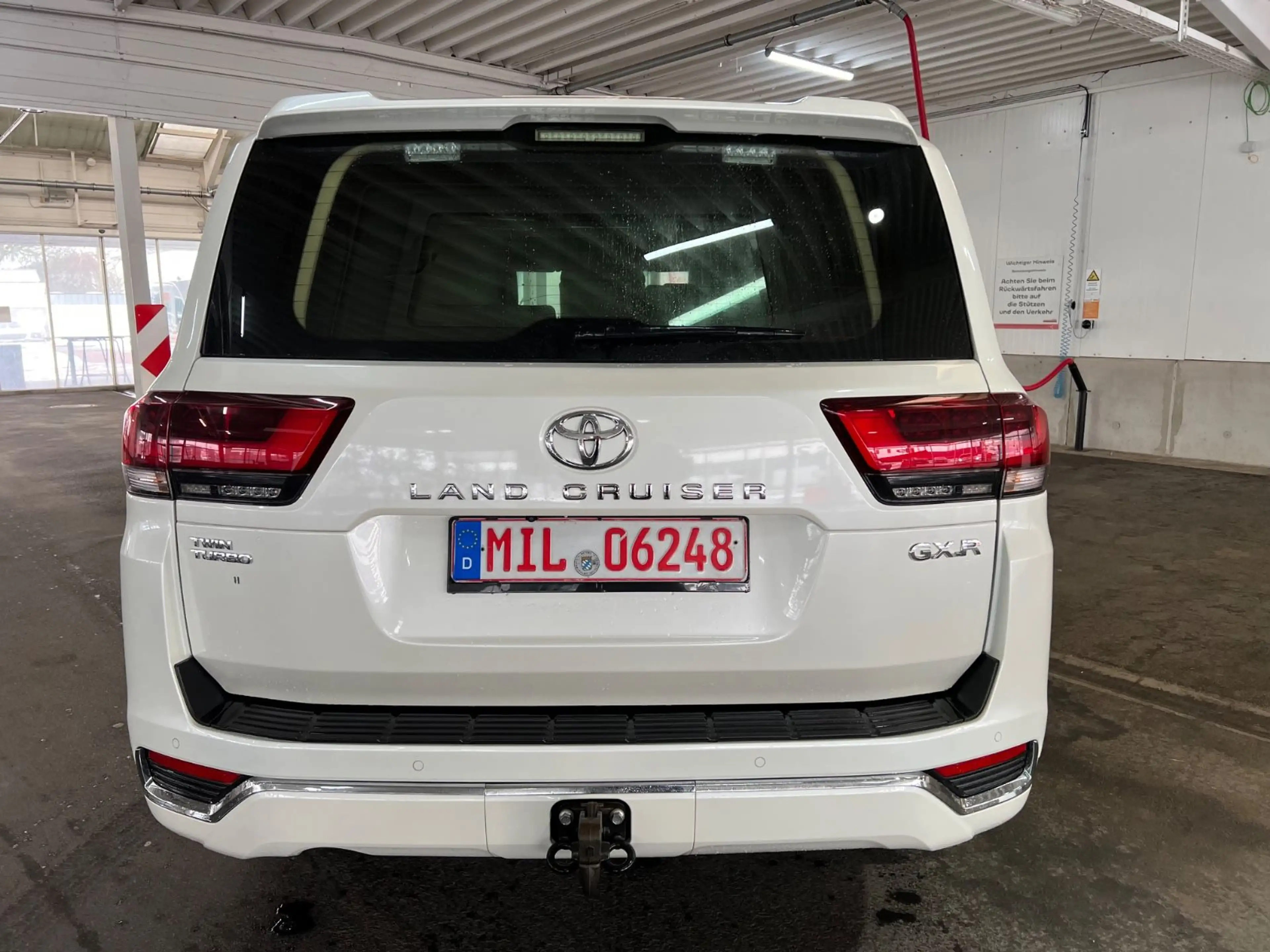 Toyota Land Cruiser 300*3.5 V6*ARMORED*GEPANZERT*B6/VR7 — photo 6