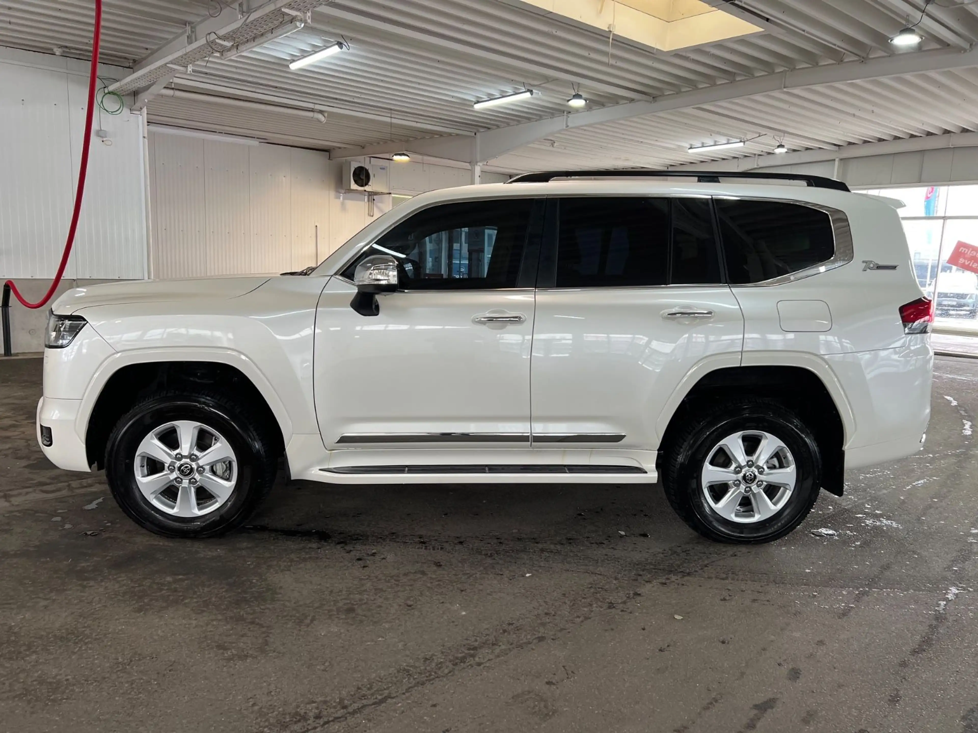 Toyota Land Cruiser 300*3.5 V6*ARMORED*GEPANZERT*B6/VR7 — photo 10