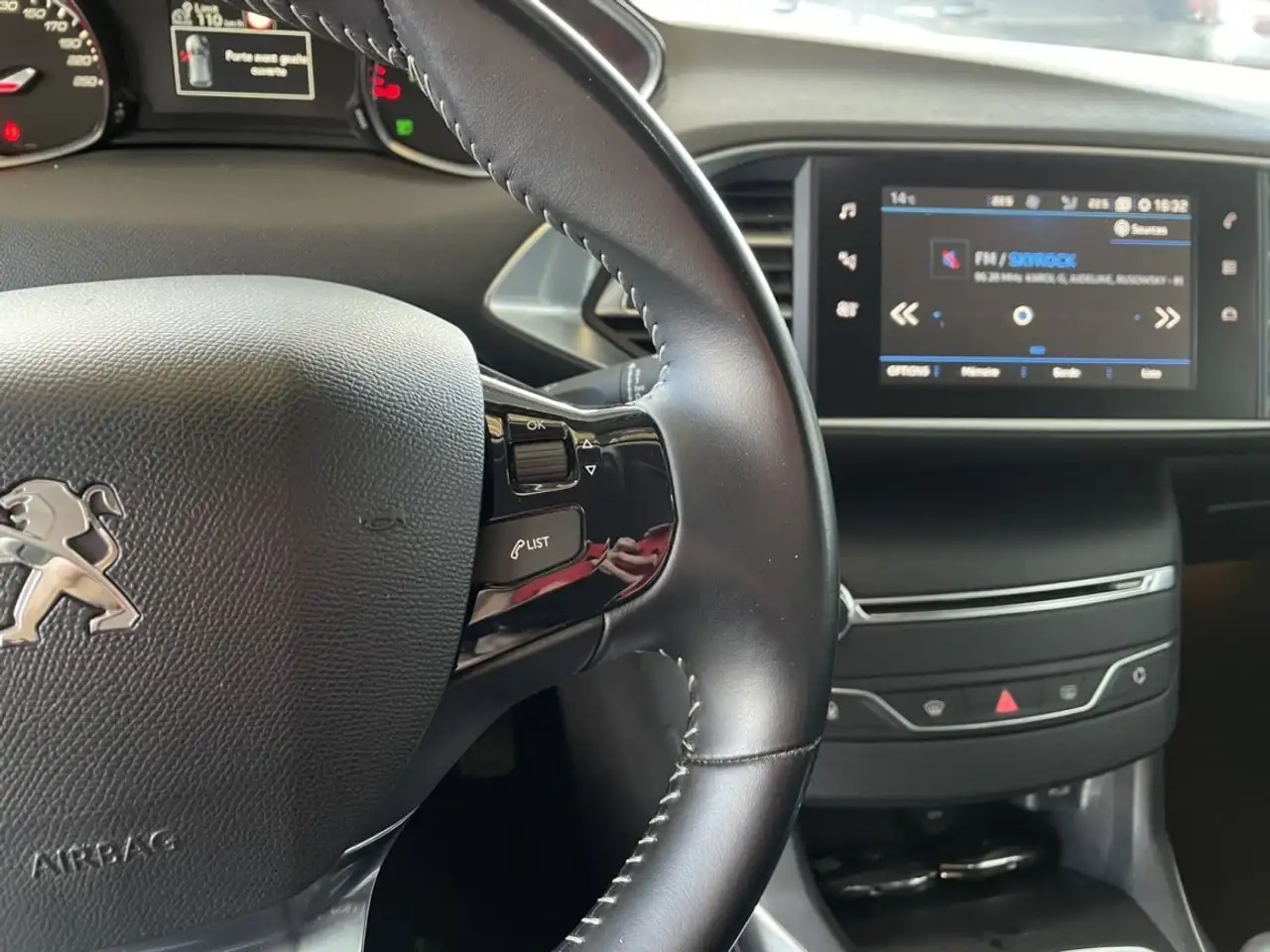 Peugeot 308 308 SW — photo 23