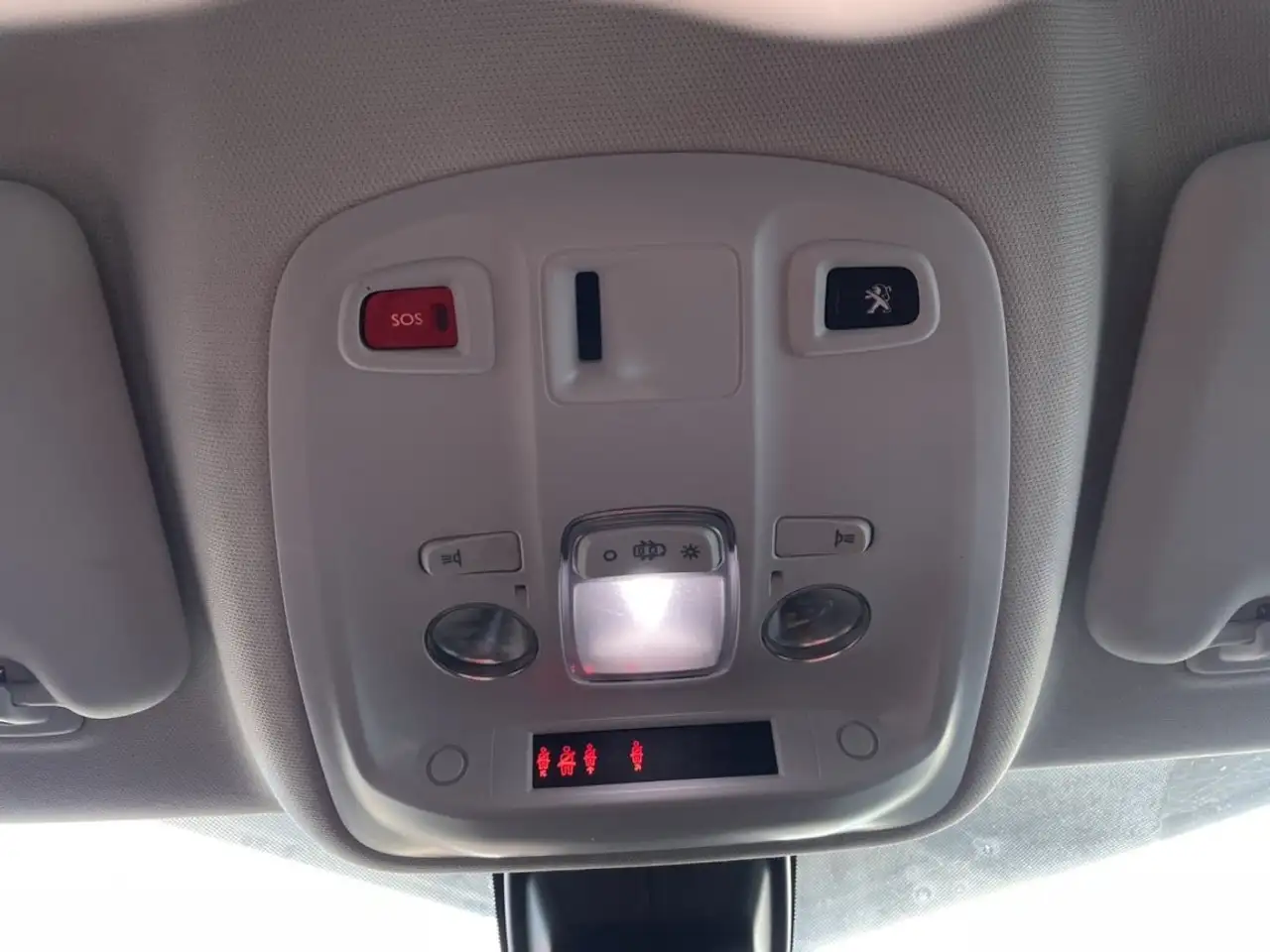 Peugeot 308 308 SW — photo 29