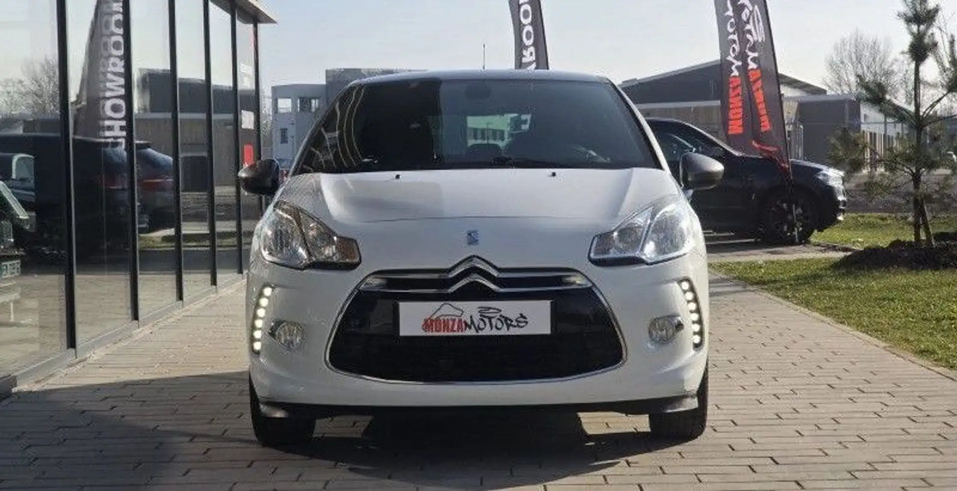 Citroen DS3 1.2 VTI PURETECH CHIC Blanc - 1