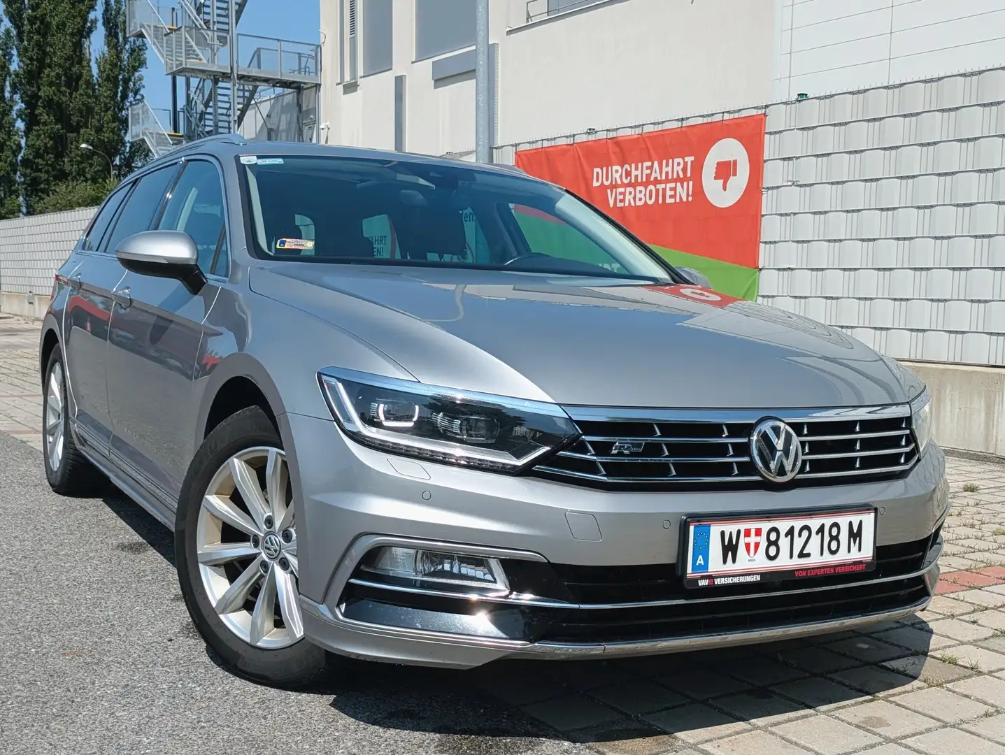 Volkswagen Passat Variant Passat Variant Highline 2,0 TDI SCR DSG Highline Silber - 1