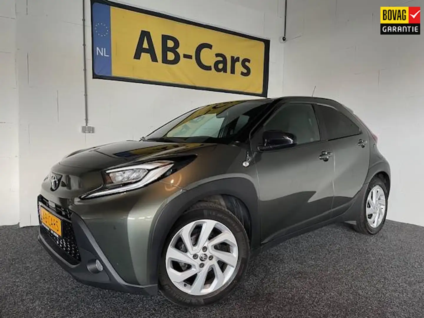 Toyota Aygo X 1.0 VVT-i MT Pulse Bi-Tone Groen - 1