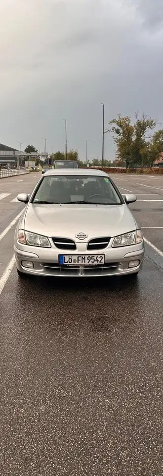 Nissan Almera