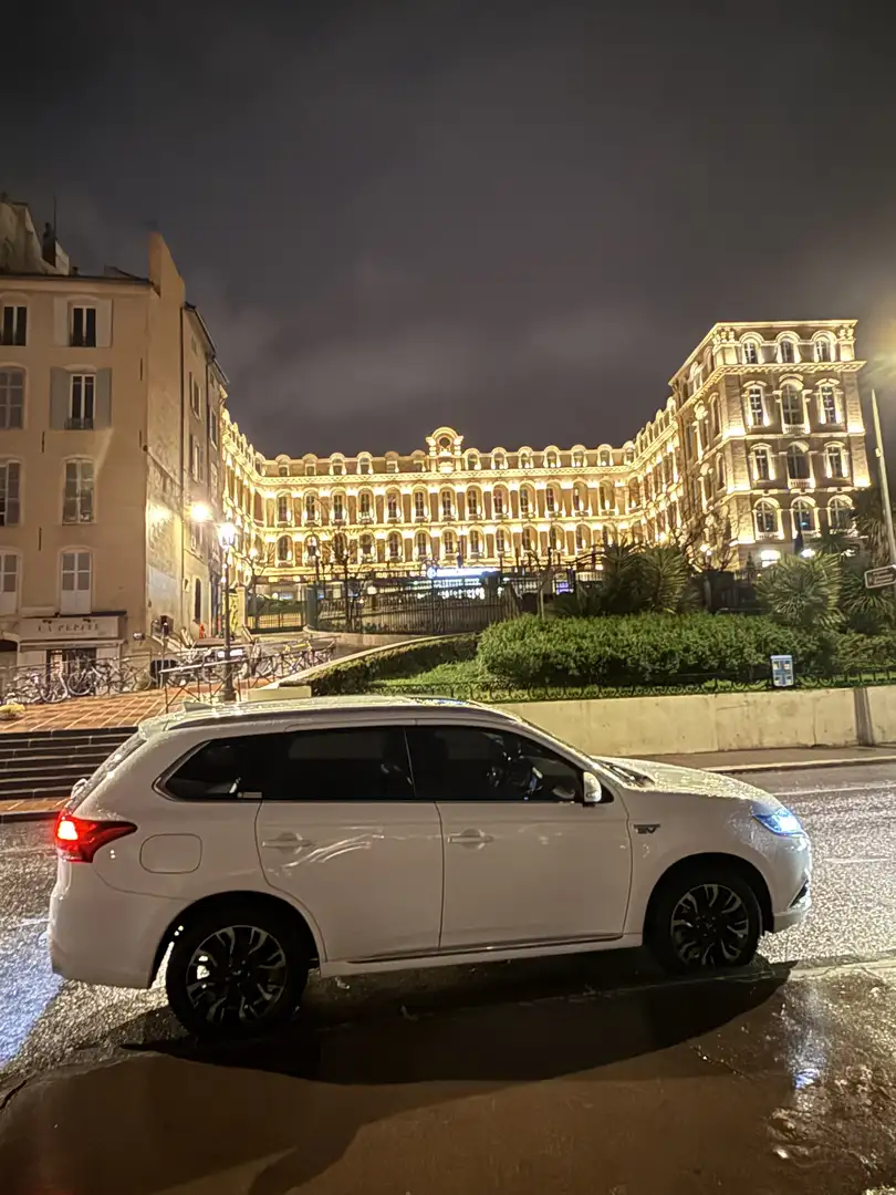 Mitsubishi Outlander 2.0I 200 PHEV 4WD Intense Blanc - 2