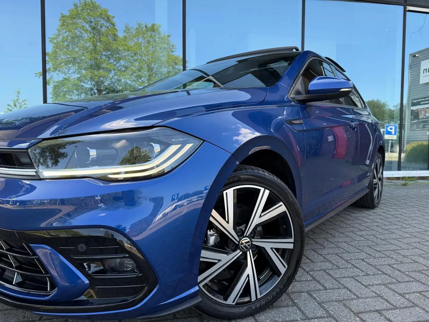 Volkswagen Polo 1.0 TSI R-Line Business - Automaat - Navi - Panora Niebieski - 2