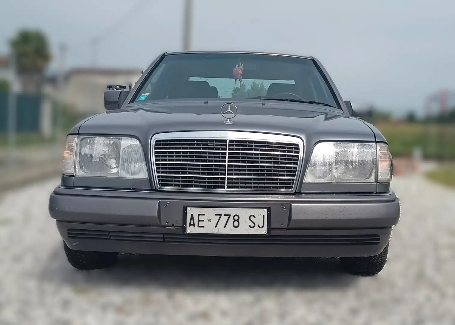 Mercedes-Benz E 200 Elegance - 1