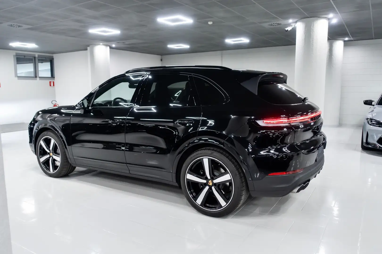 Porsche Cayenne 4.0 V8 S MATRIX SOSP PNEUM 22Ø SCARICOSPORT ACC Noir - 2
