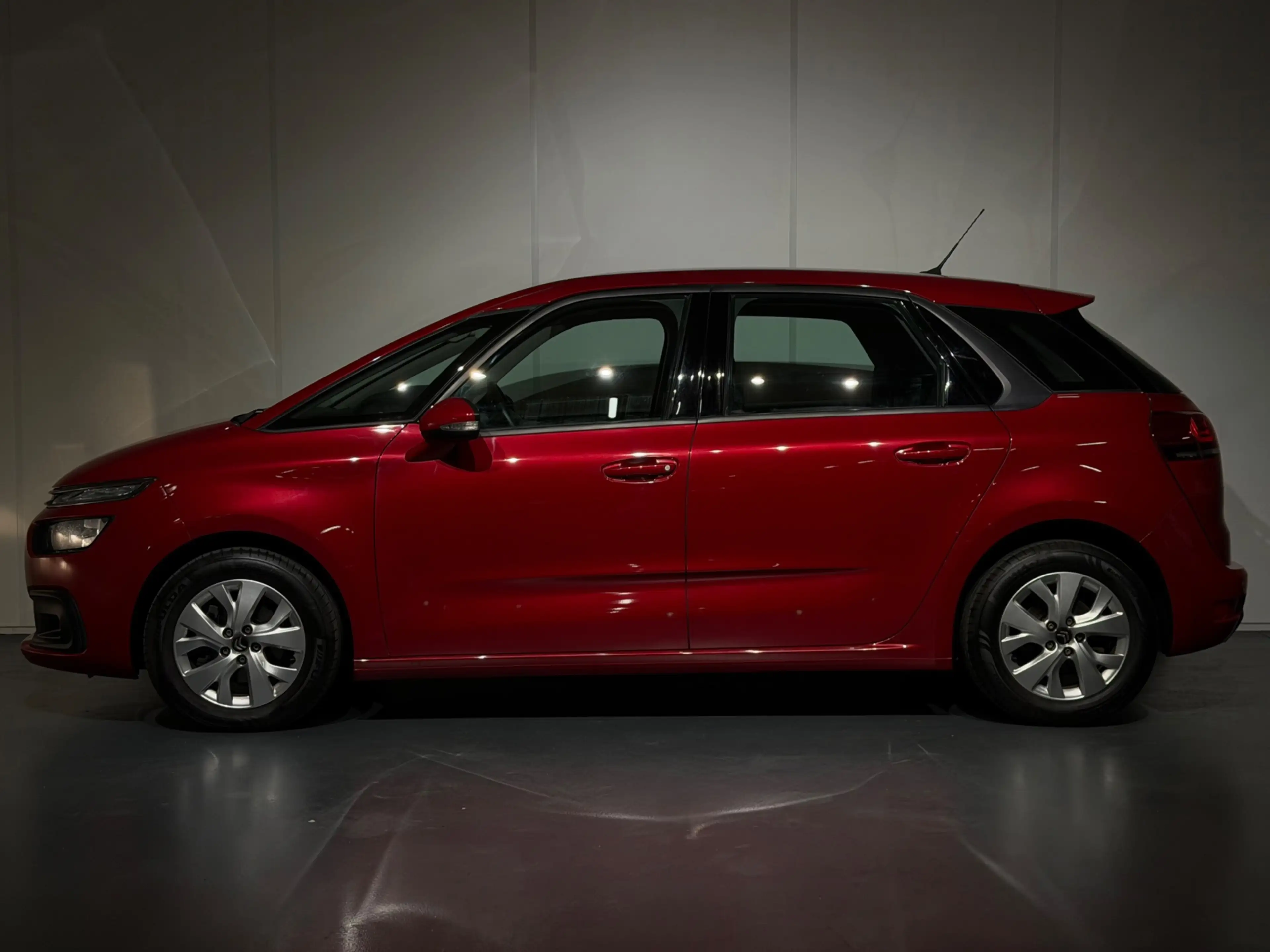 Citroen C4 SpaceTourer 1.2 PureTech Shine /Clima/Cruise/PDC/CarPlay/LED/D — photo 6