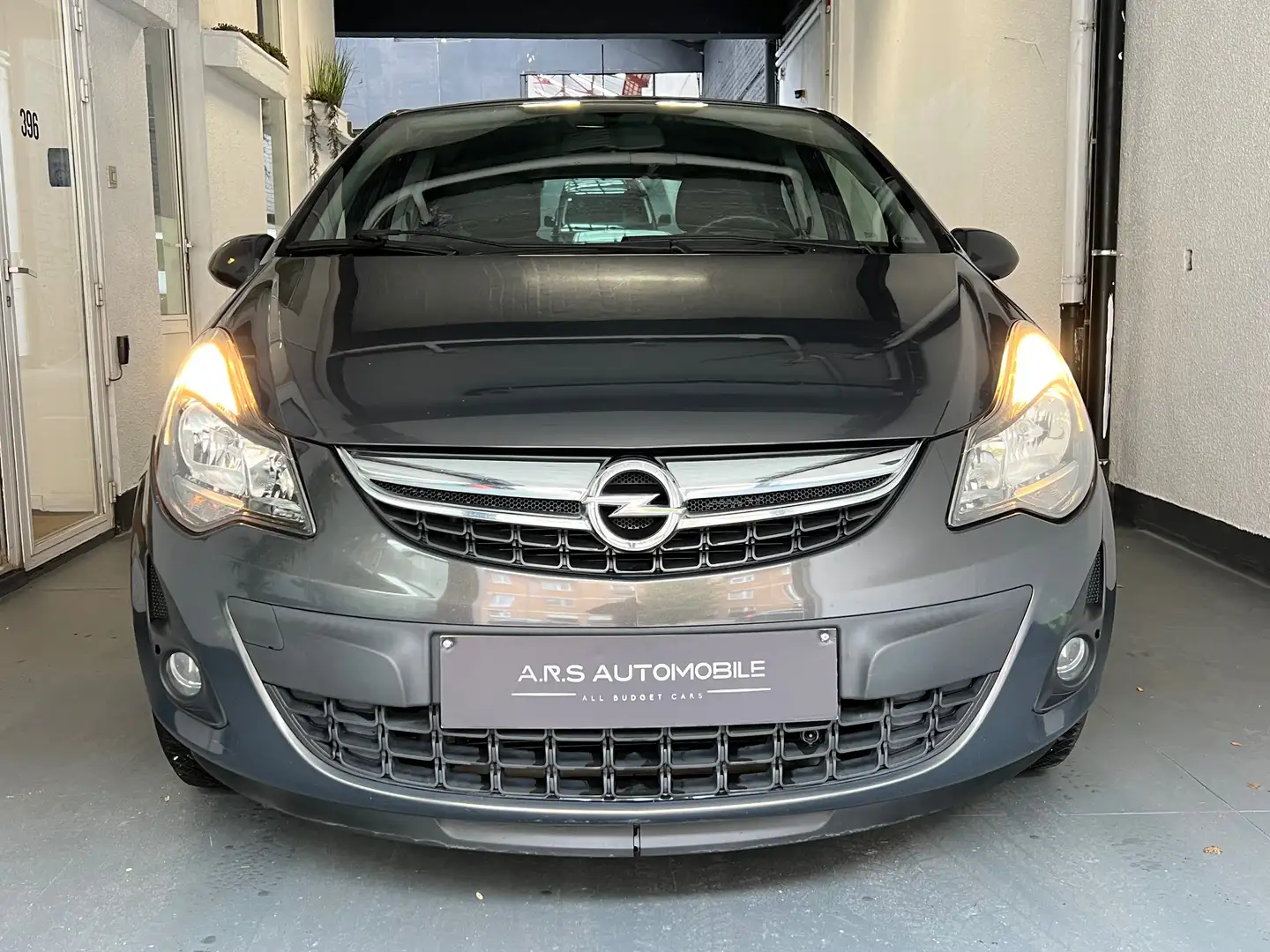 Opel Corsa 1.2i - Euro 5b - Airco - GPS - Garantie 12m Gris - 2