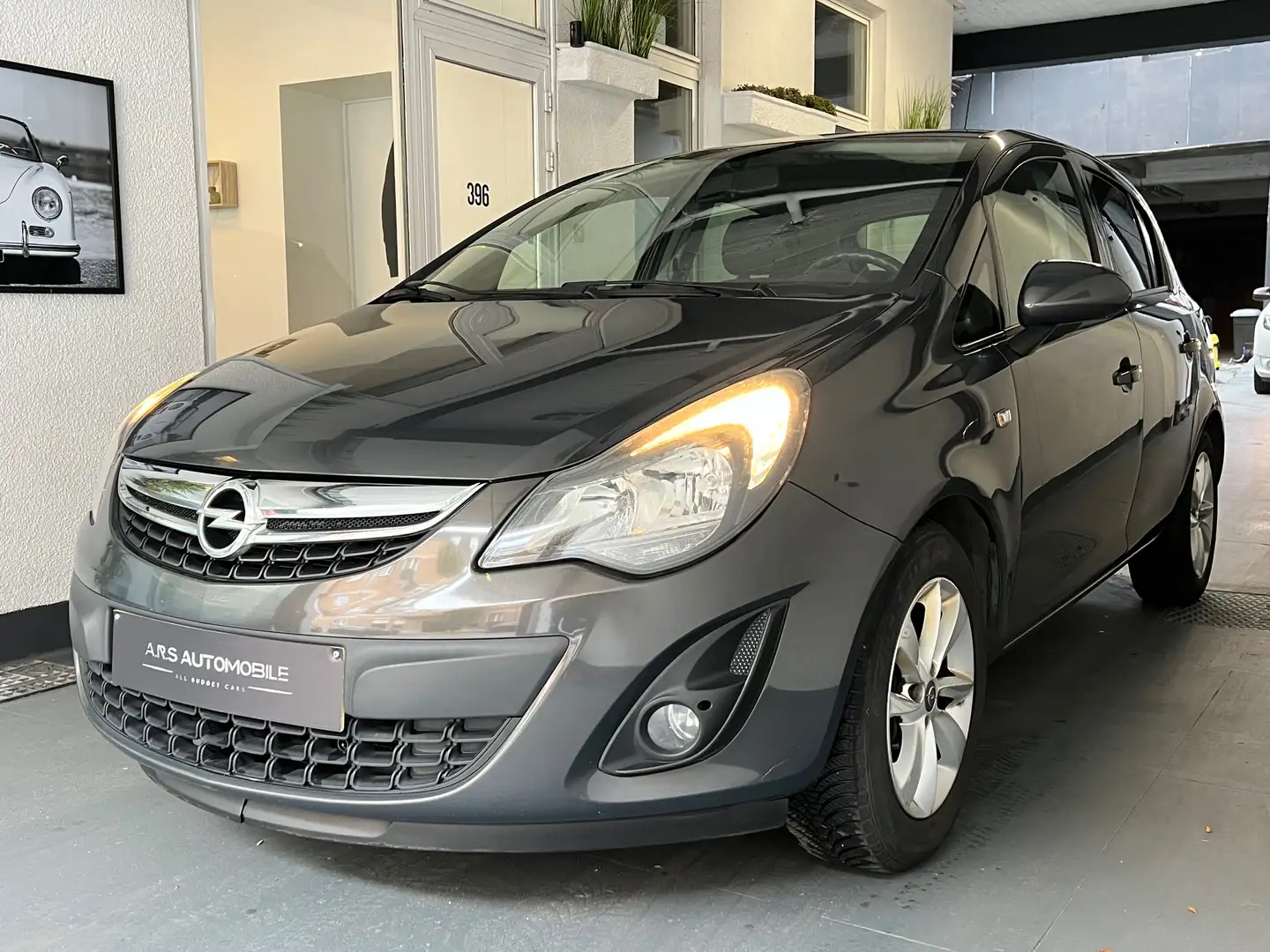 Opel Corsa 1.2i - Euro 5b - Airco - GPS - Garantie 12m Gris - 1