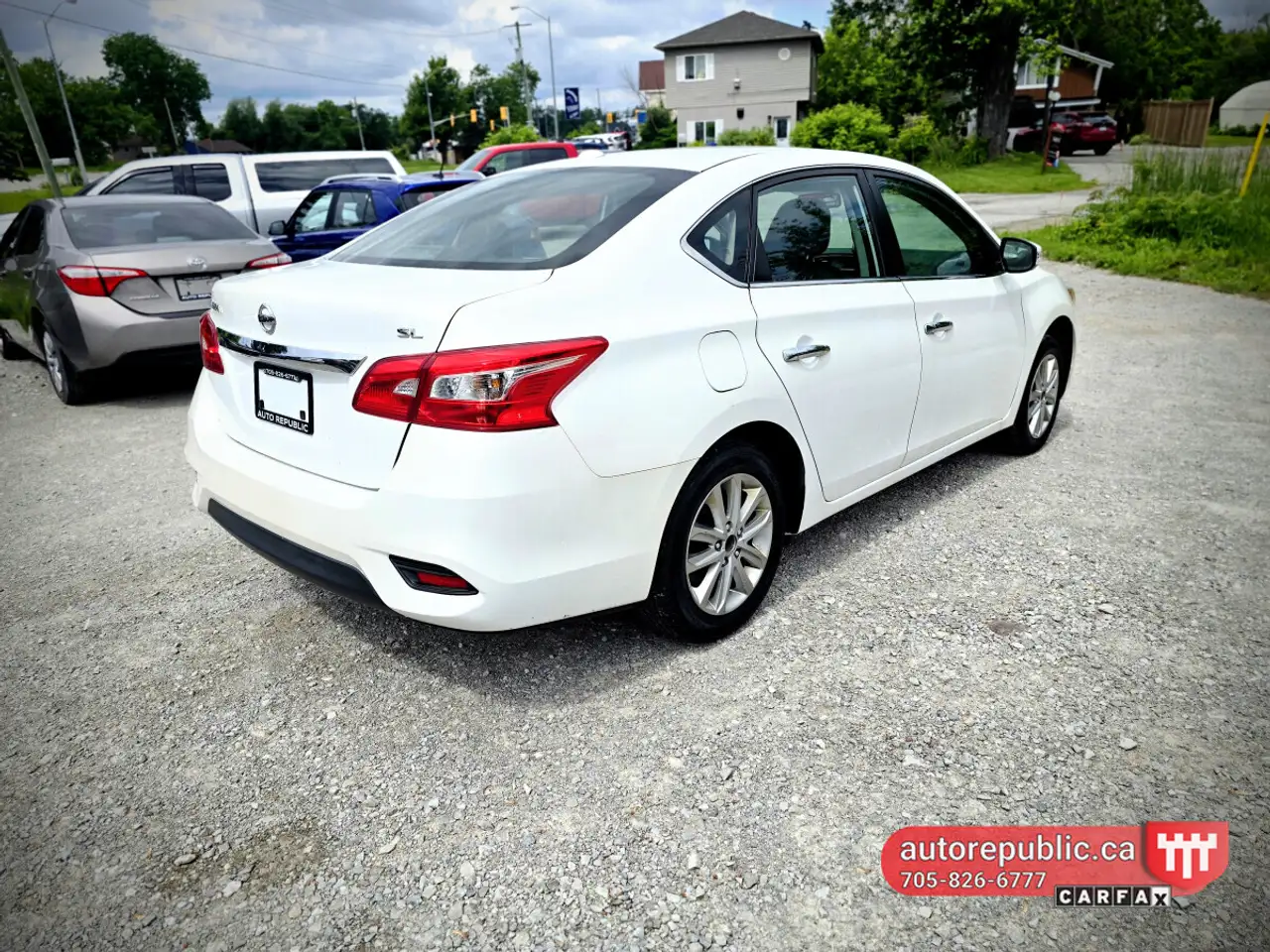 Nissan Sentra fotografie Nissan Sentra