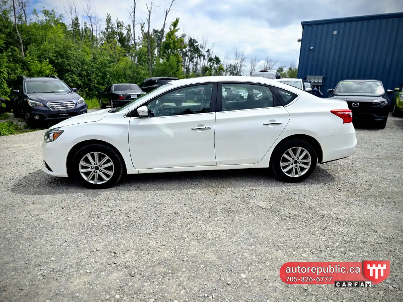 Nissan Sentra fotografie Nissan Sentra