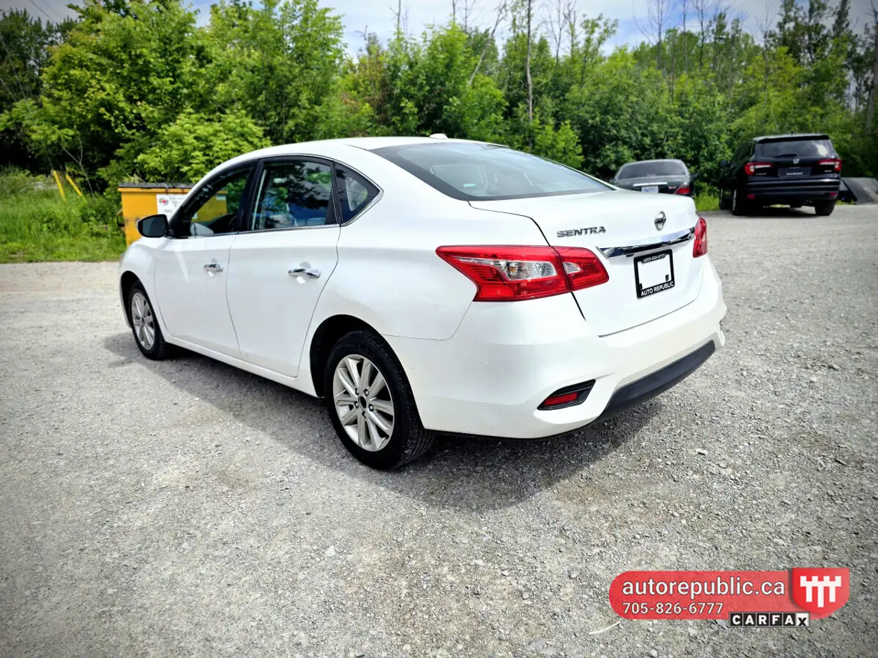 Nissan Sentra fotografie Nissan Sentra