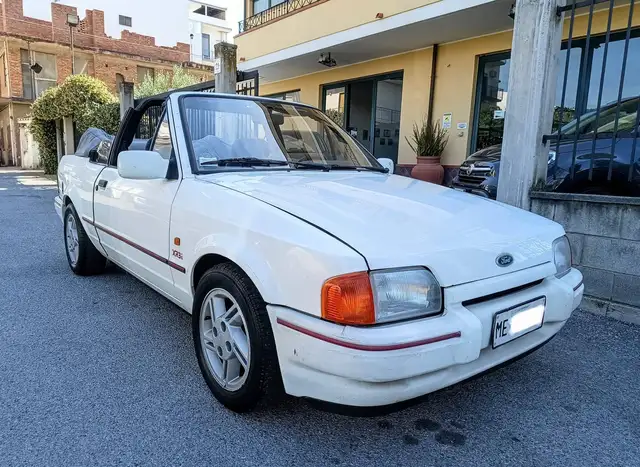 Ford Escort Escort Cabrio 1.6i XR3 White