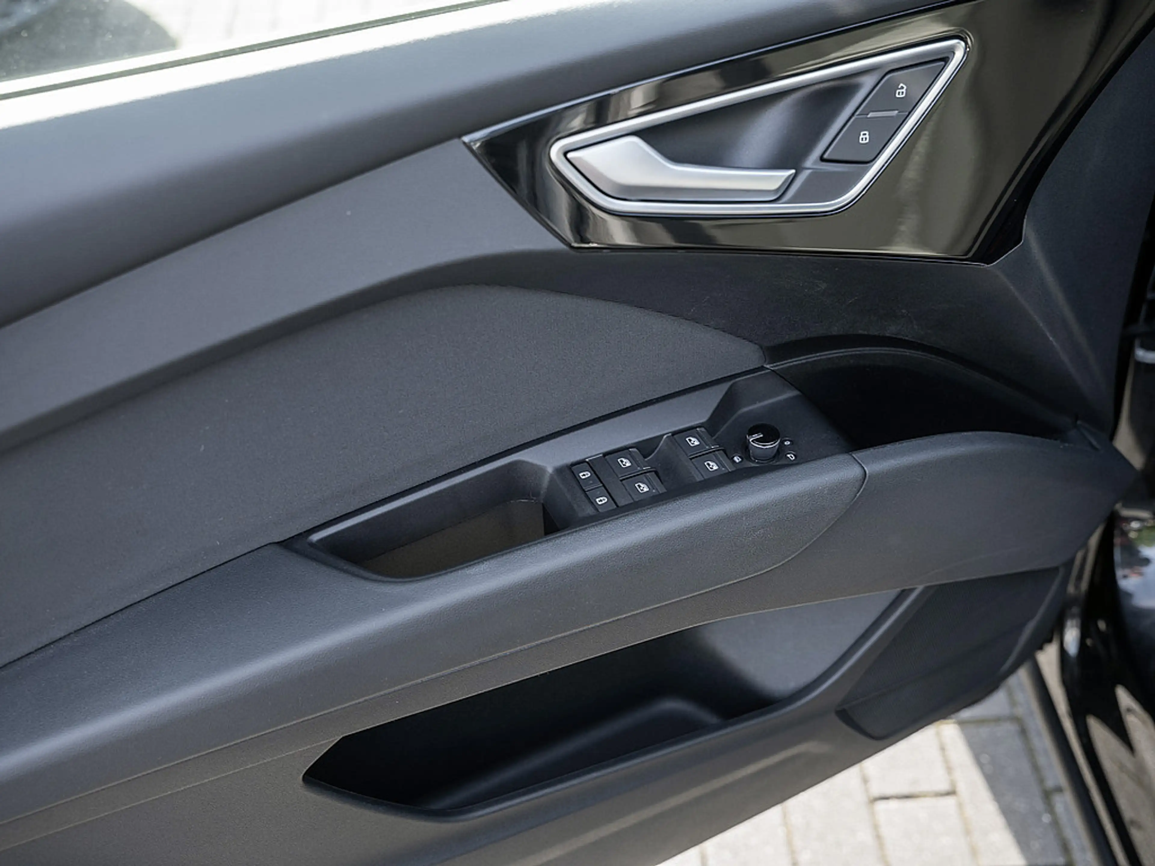 Audi Q4 e-tron 40 AHK PANO KAM LED SHZ PDC ACC — photo 14