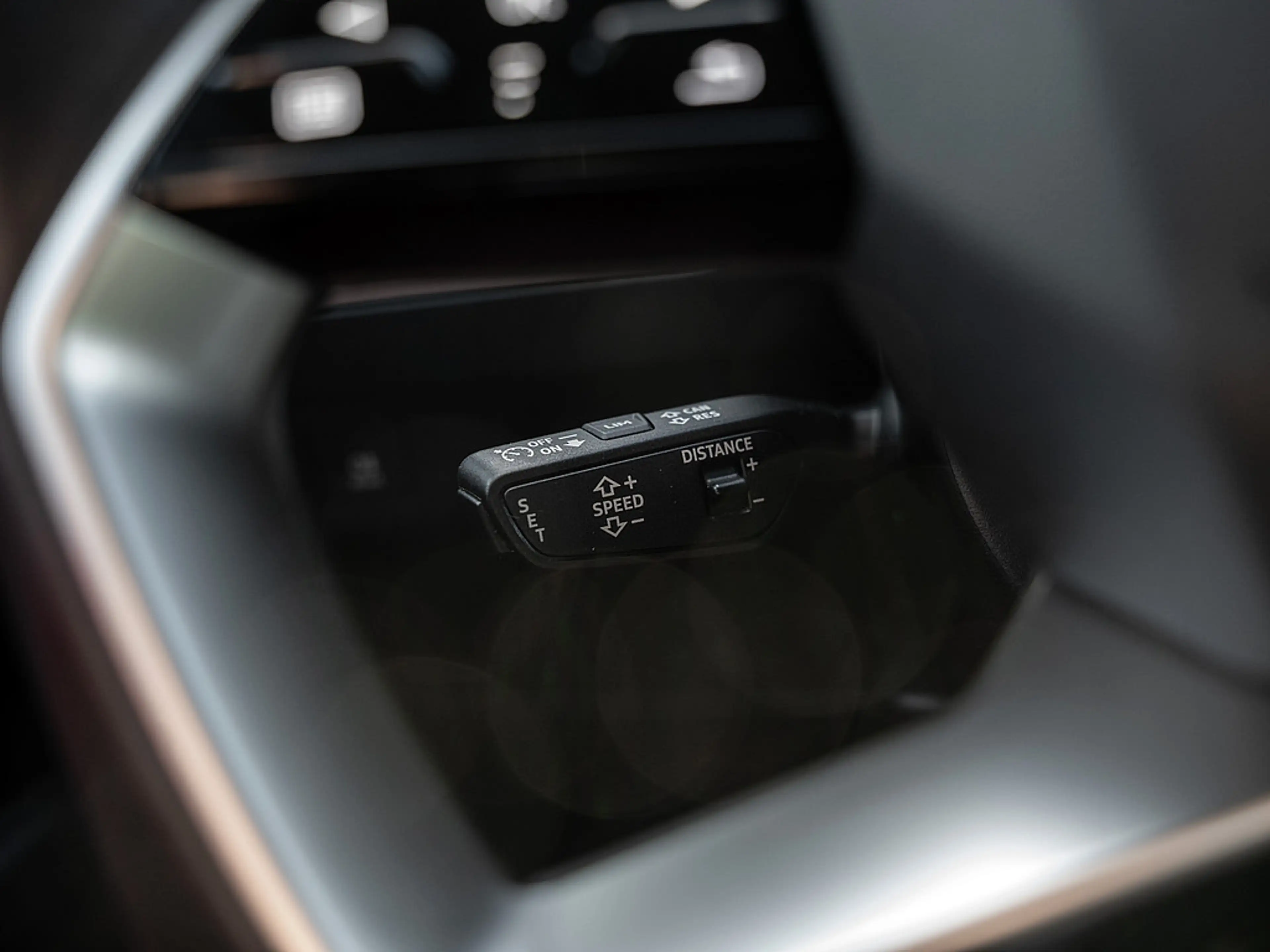 Audi Q4 e-tron 40 AHK PANO KAM LED SHZ PDC ACC — photo 13