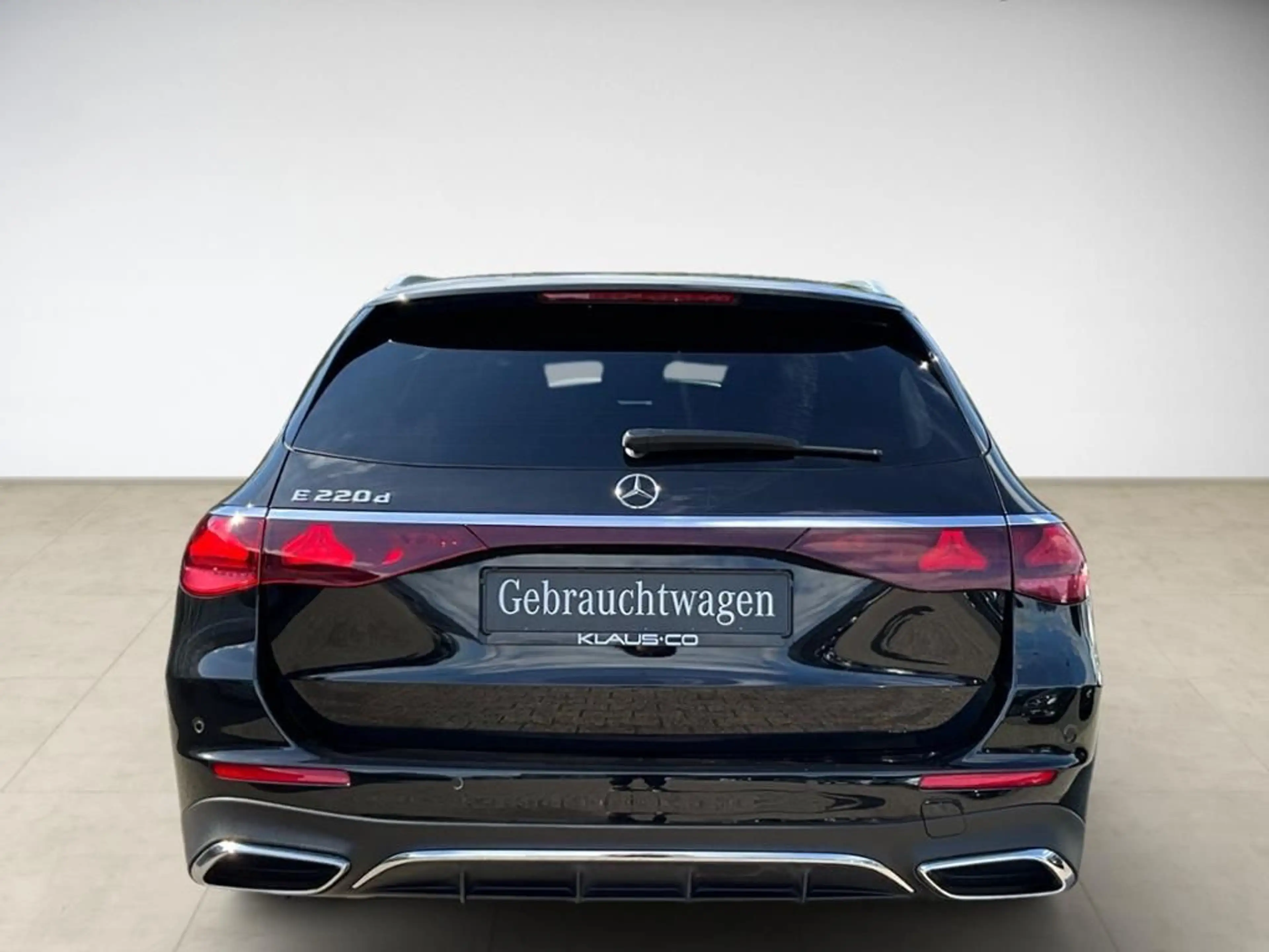 Mercedes-Benz E 220 d AMG T-Modell AHK AUT Kam. KlimaA LED LM — photo 9