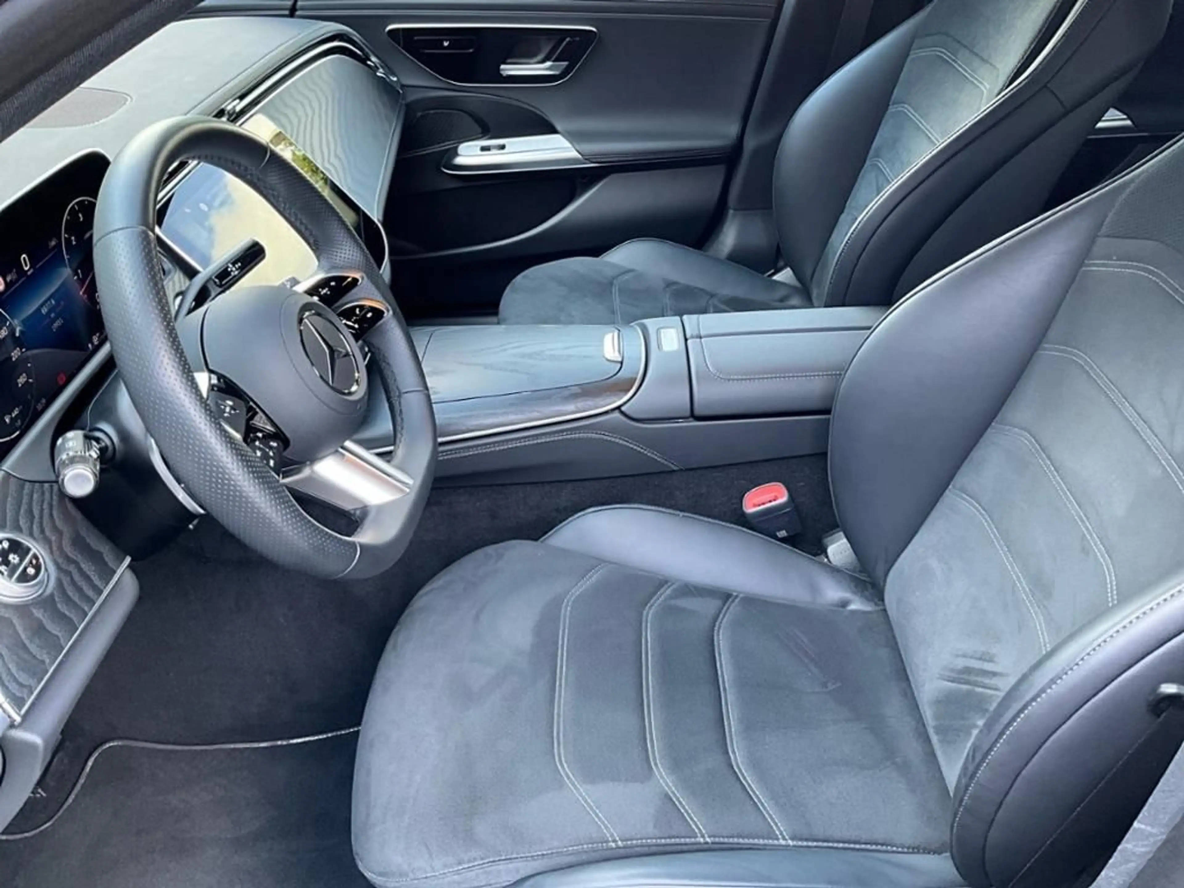 Mercedes-Benz E 220 d AMG T-Modell AHK AUT Kam. KlimaA LED LM — photo 6