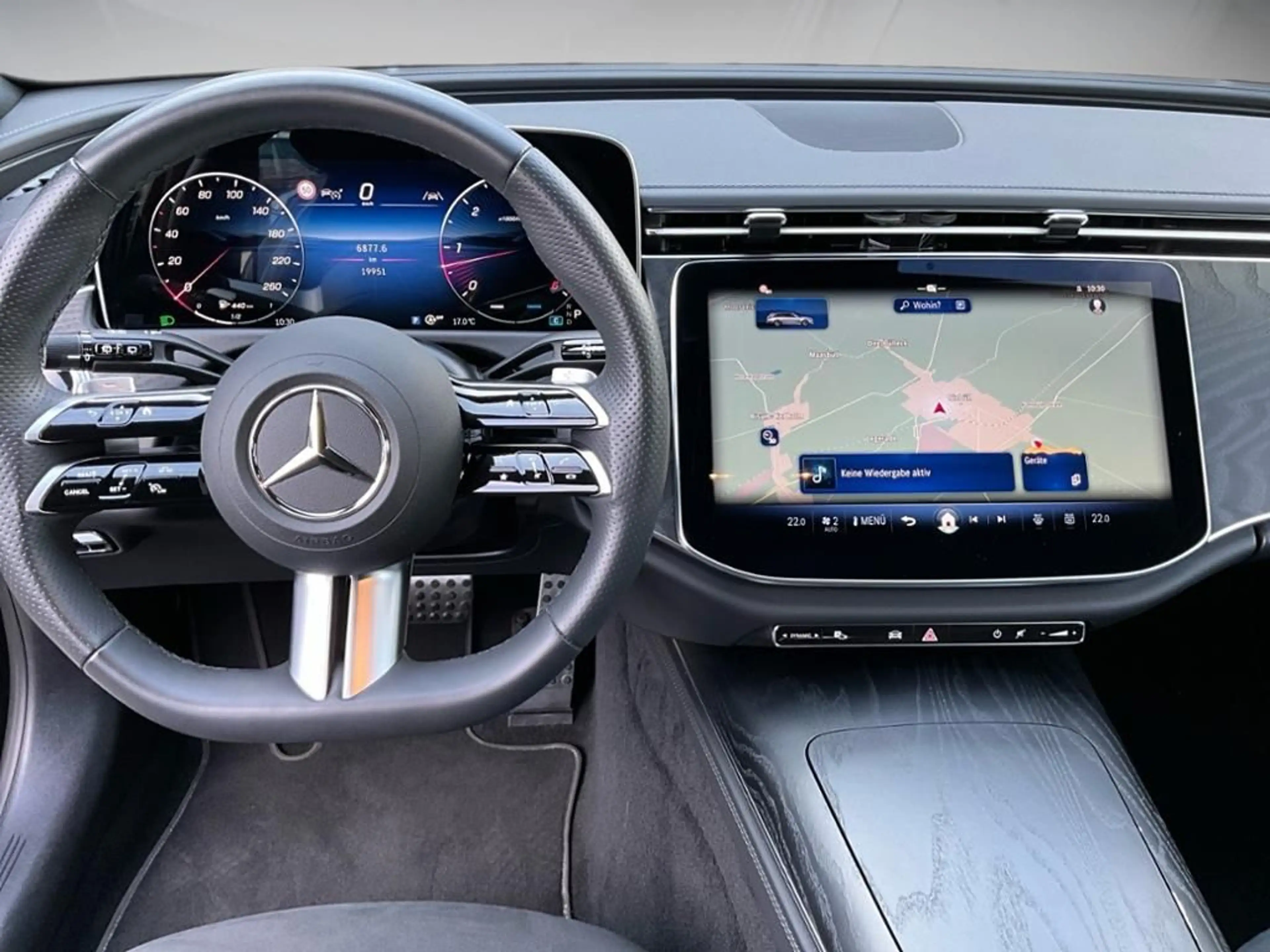 Mercedes-Benz E 220 d AMG T-Modell AHK AUT Kam. KlimaA LED LM — photo 10